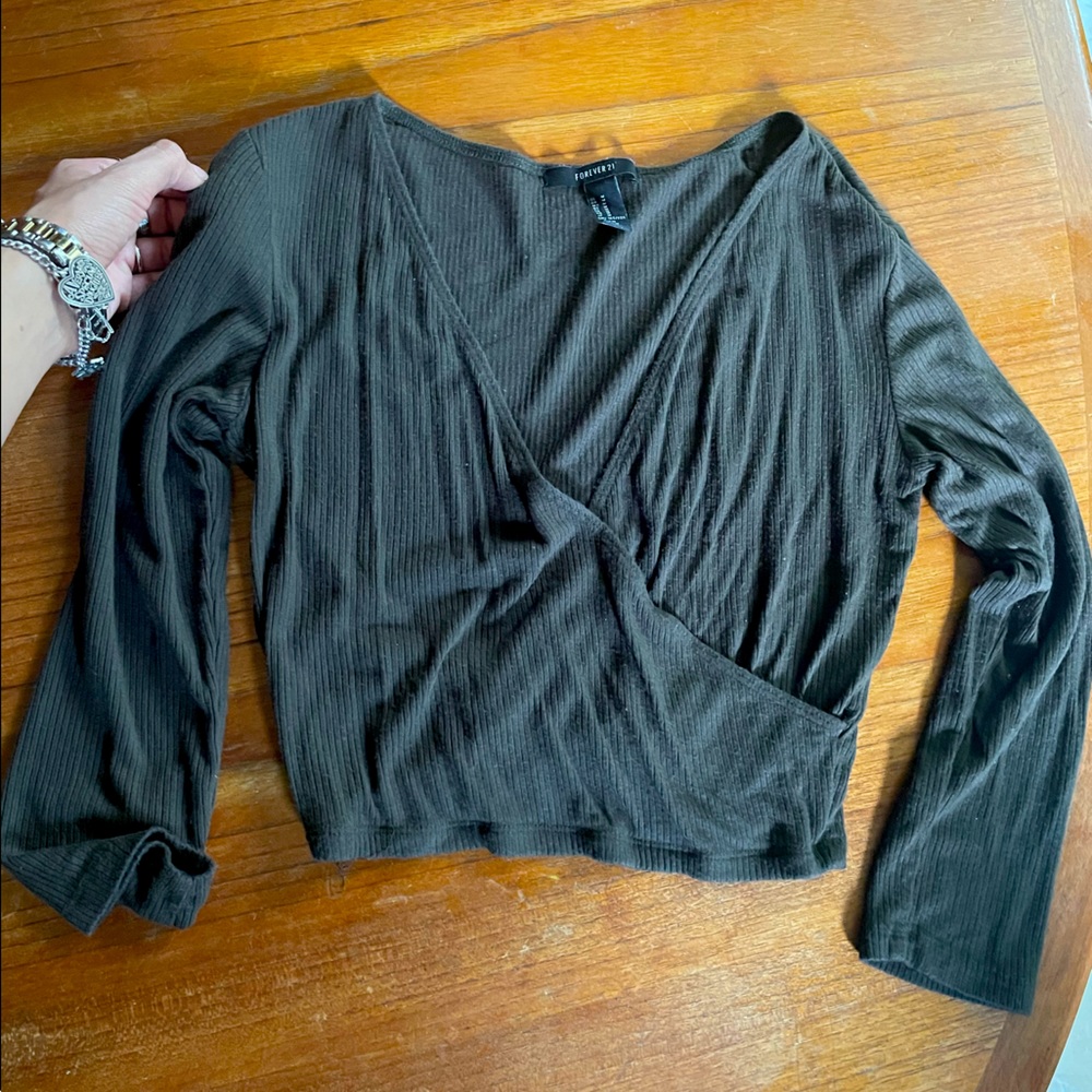 Dark green V-neck cropped top Forever 21